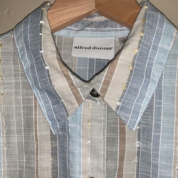 Alfred Dunner Blue Cotton Button Down. Size 10 - Picture 4 of 14